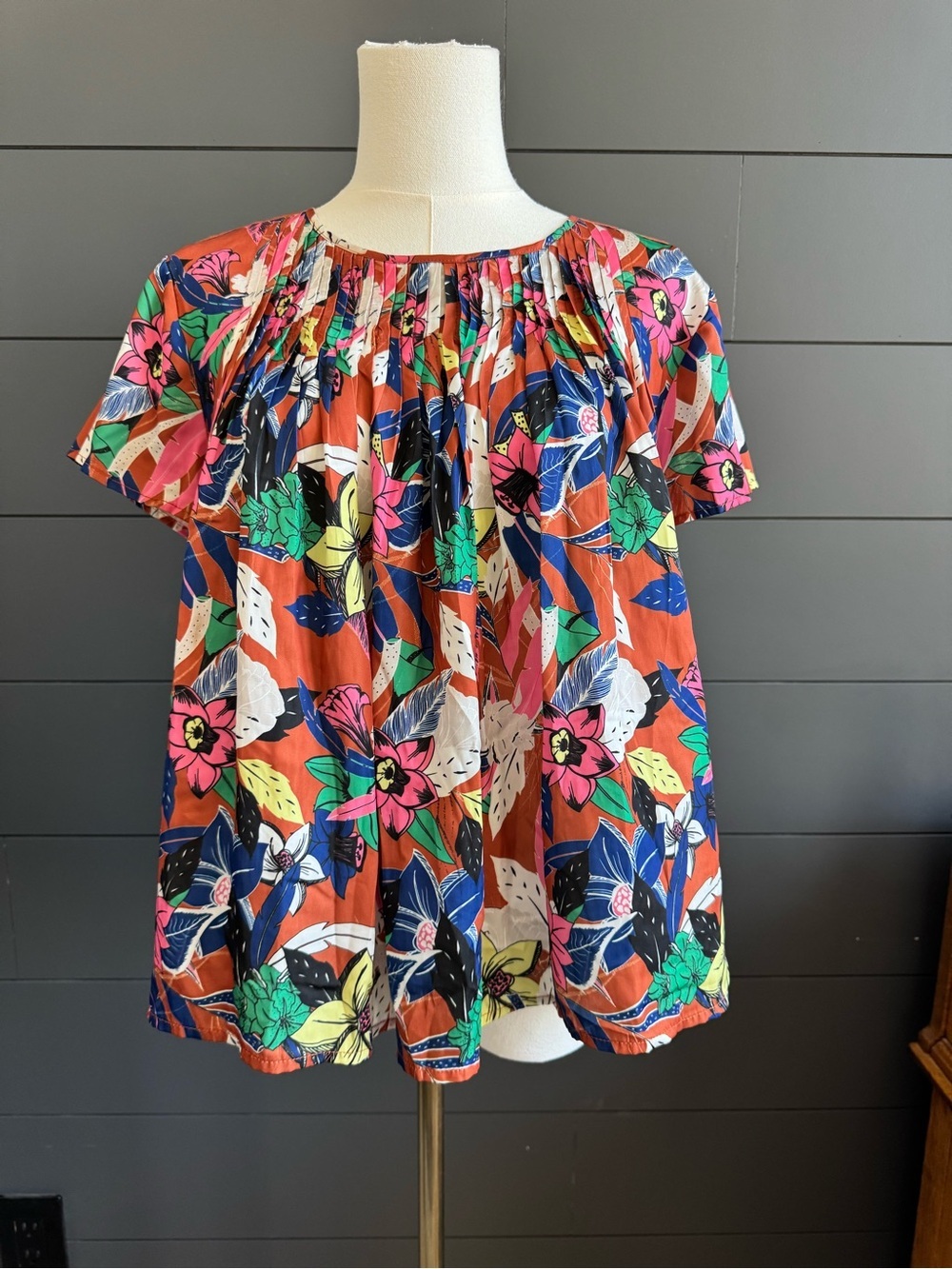 dolan Anthropologie Rust Floral Pleated Flowy Airy Short Flutter Sleeve Tropical
